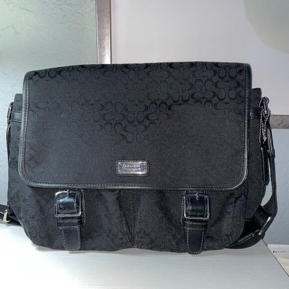 Coach Handbags - COACH Black Signature Messenger Crossbody Work Travel Bag